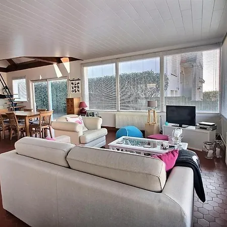 Annonce Professionnelle. Maison Idealement Situee A 100 M De La Plage, 3 Chambres, 7 Couchages Max. Vila