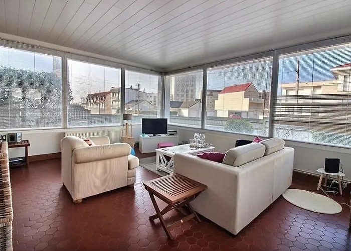 Annonce Professionnelle. Maison Idéalement Située à 100 M De La Plage, 3 Chambres, 7 Couchages Max.