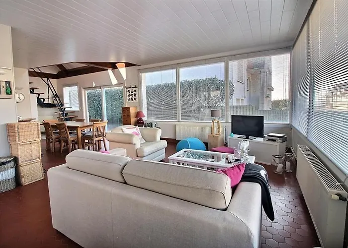 Annonce Professionnelle. Maison Idéalement Située à 100 M De La Plage, 3 Chambres, 7 Couchages Max. Villa